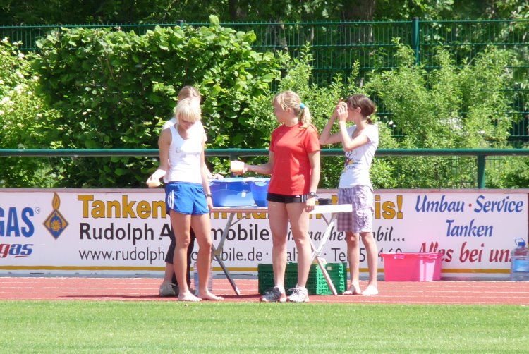2009/205000/10N0161.jpg